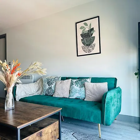 2br 2bath Skyline